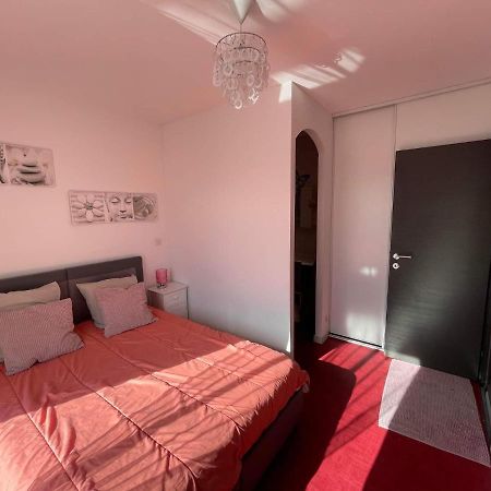 Maison F2, Neuve Au Calme Avec Jardinet La Crau Exteriér fotografie